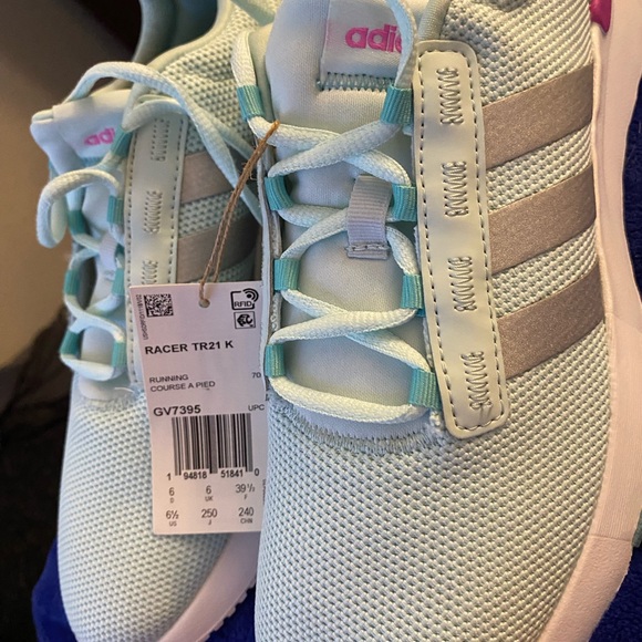 Brand new Adidas sneakers RACER TR21 - Picture 5 of 5